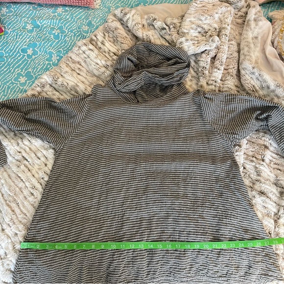 Cut Loose Cowl Neck Top Sz Med - Picture 4 of 5